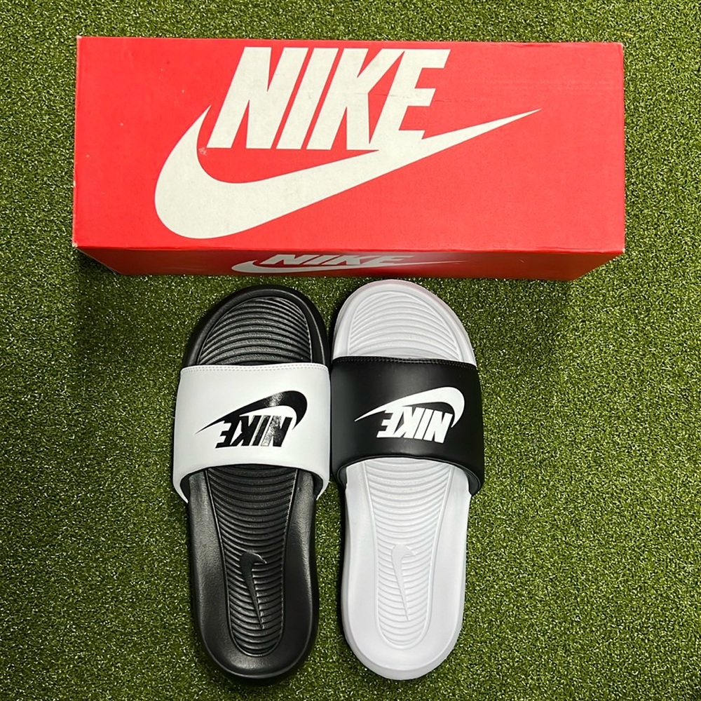 Women’s Nike Victori One Slide Mix Size 8